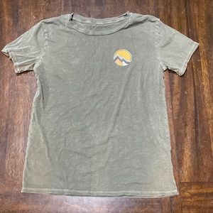 Women’s xs billabong t-shirt